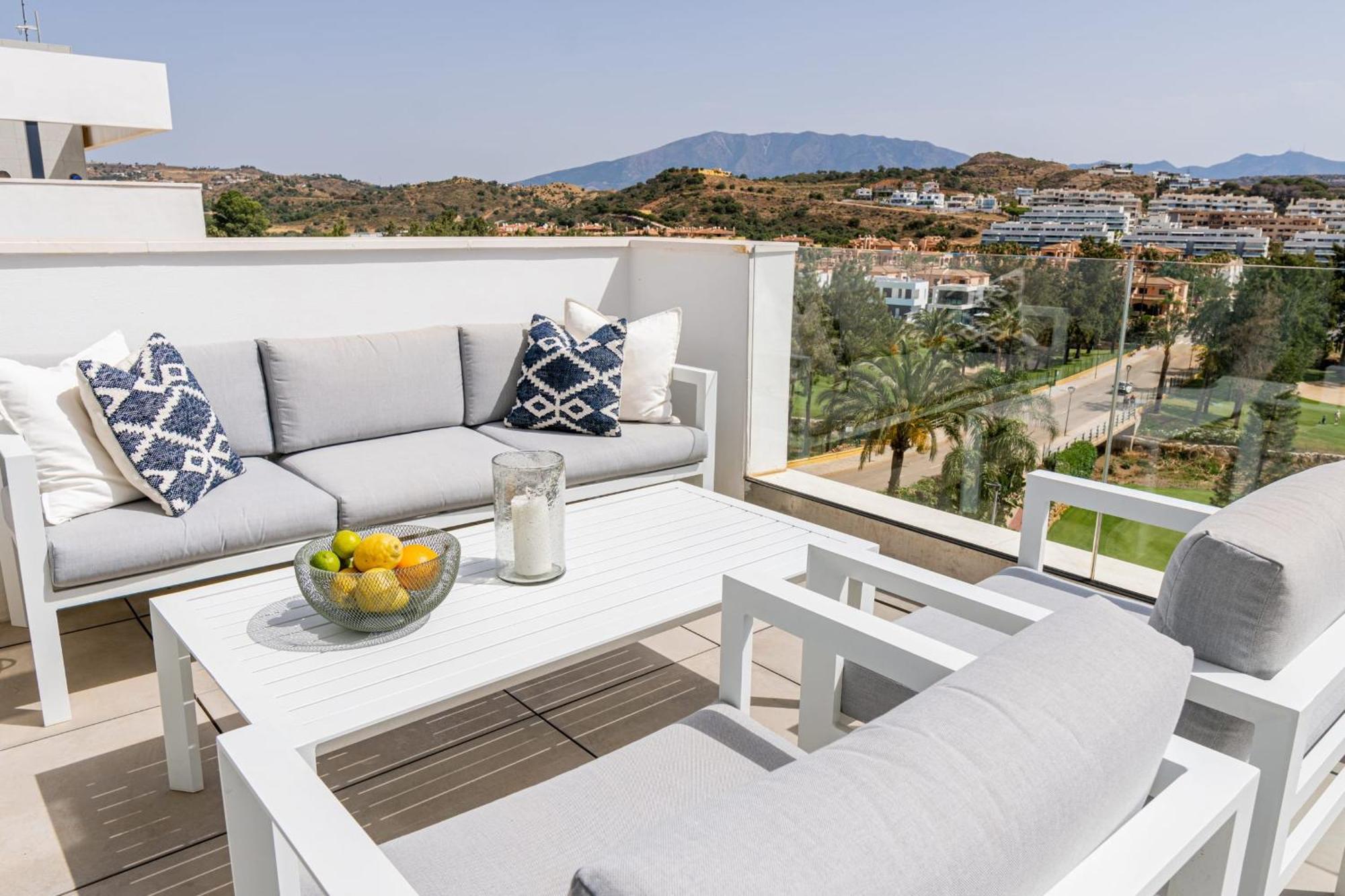 Magnificent Frontline Golf Penthouse In Navigolf La Cala De Mijas Lägenhet Exteriör bild